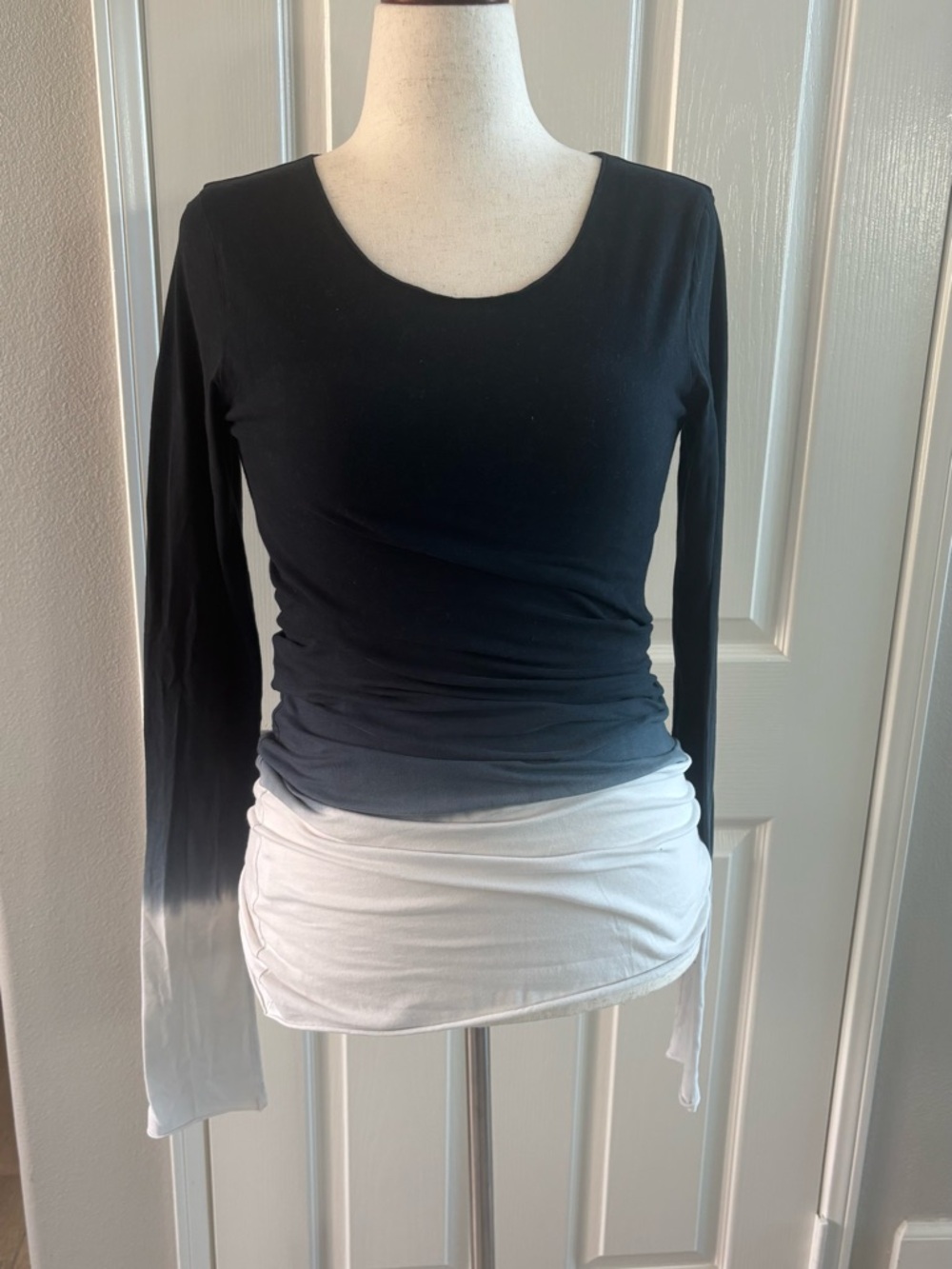 Hard Tail | Blue, Blk, White Ombre | Size M | Very Good Condition